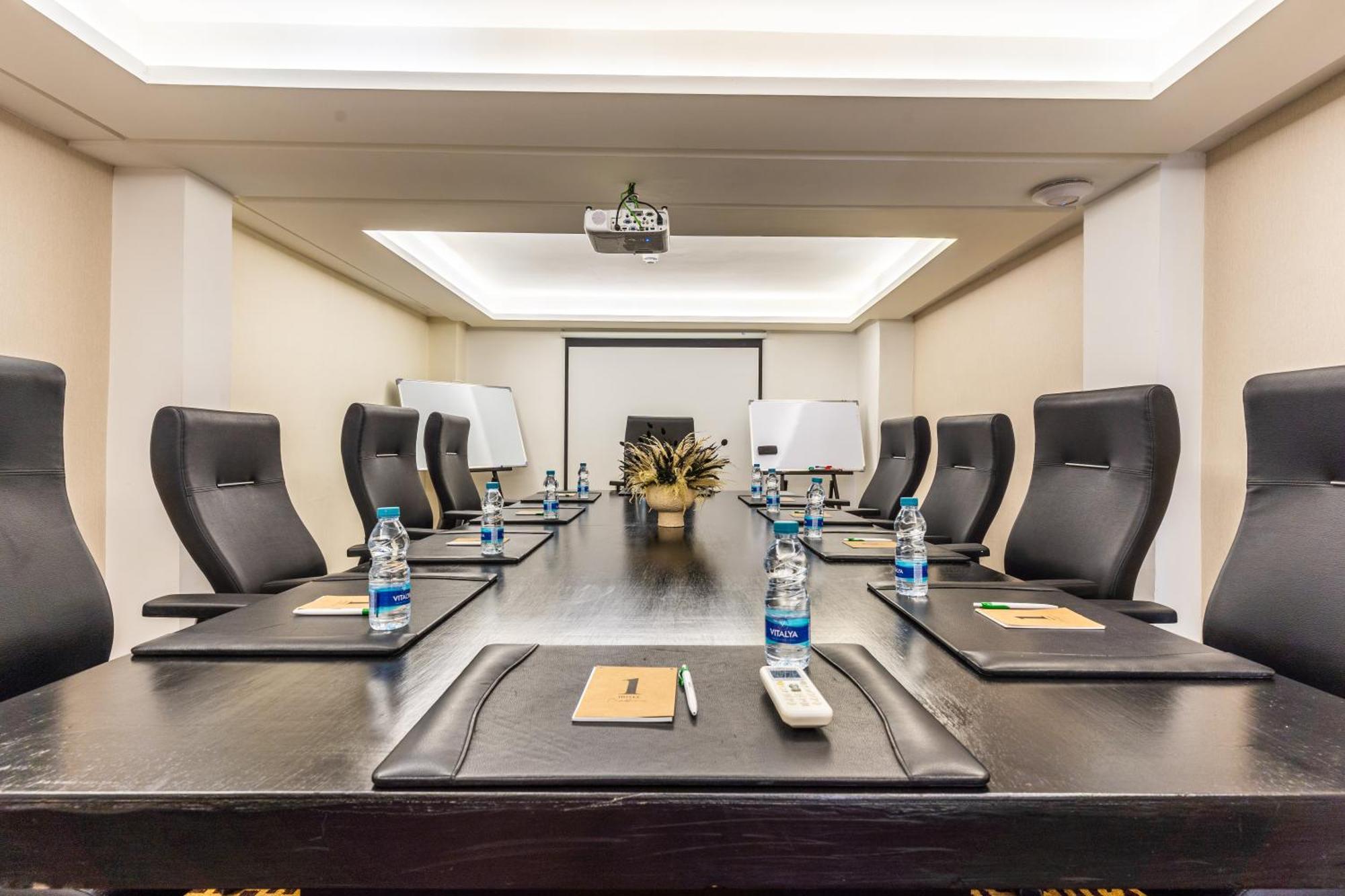 One Hotel קזבלנקה מראה חיצוני תמונה Meeting room at the hotel
