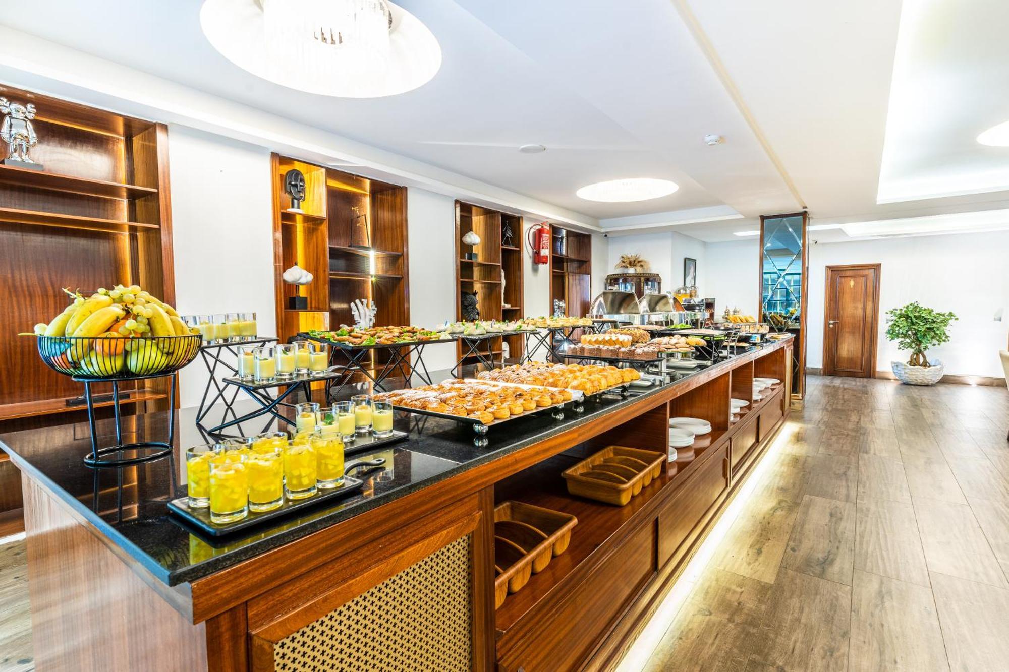 One Hotel קזבלנקה מראה חיצוני תמונה The buffet at the airport