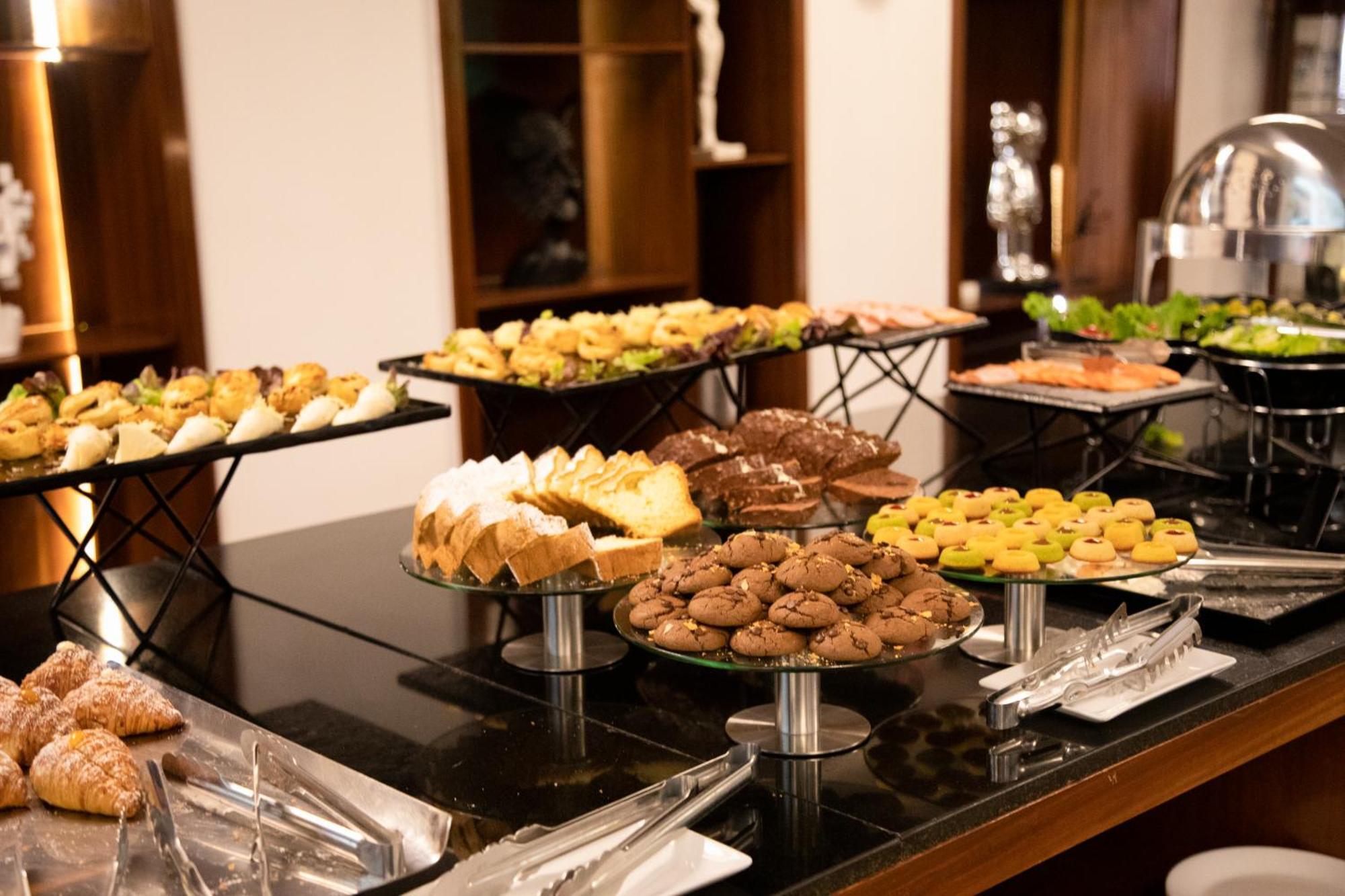 One Hotel קזבלנקה מראה חיצוני תמונה A dessert buffet